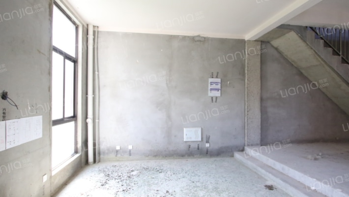 英伦玫瑰园二手房实景图