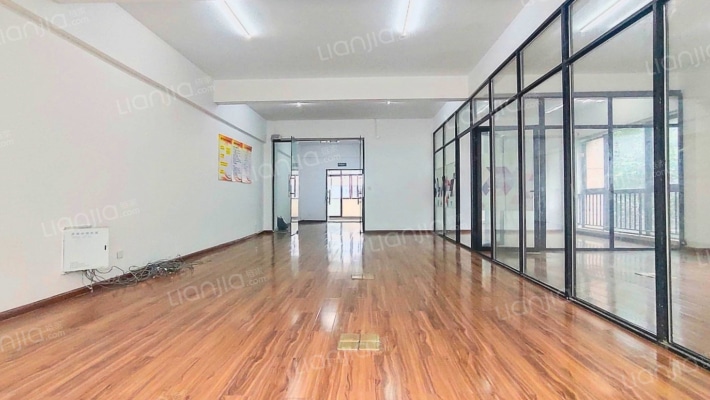 纯高国际现代商务花园二手房实景图