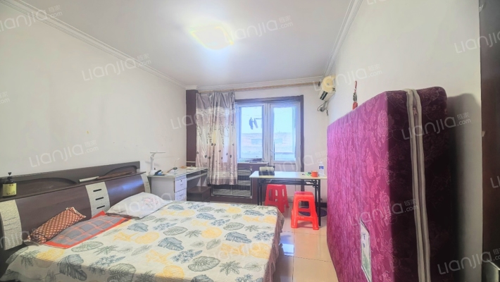 家属院精装自住两居室满二，中间楼层-卧室B