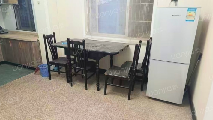 溪西四区朝霞邨二手房实景图