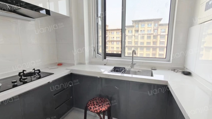 此房南北通透 楼层好视野好 采光充足配套齐全交通便利-厨房