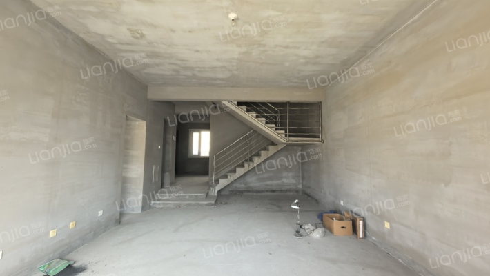 涿州城西农大联排别墅，地上可停车，环境优美-客厅