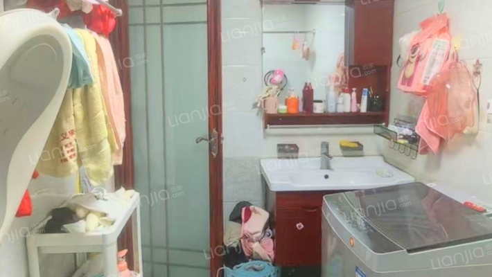 东大街电梯房 怡安馨居南北通透两居室中等装修-卫生间