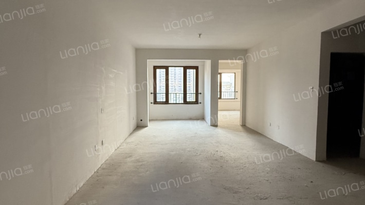 鸿坤理想尔湾 4室2厅 南 北-客厅