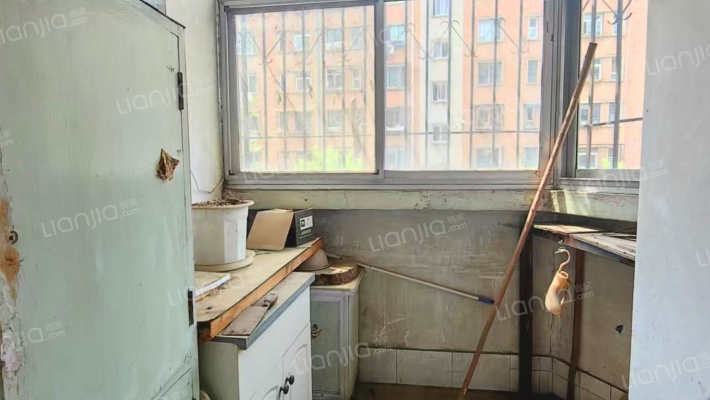 铁道部建厂局家属楼 3室1厅 南 北-阳台
