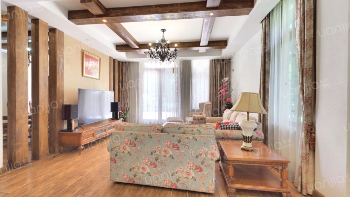 天马高尔夫别墅二手房实景图