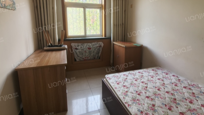 新府阳光，市中  心，满五唯一，距离二康400米-卧室C