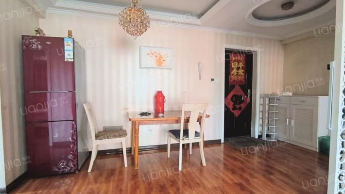 精装修拎包入住，全天采光无遮挡，视野好。-餐厅