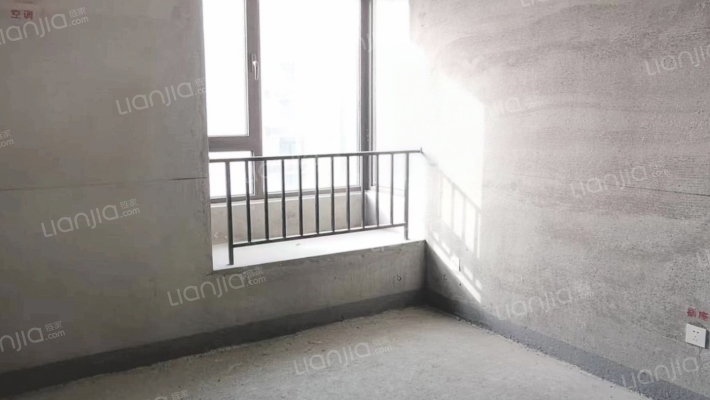 高楼层（非顶层）全天采光 业主诚心出售集中供暖-卧室A