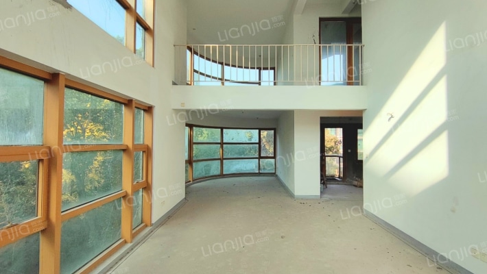 天泓山庄丽山苑二手房实景图