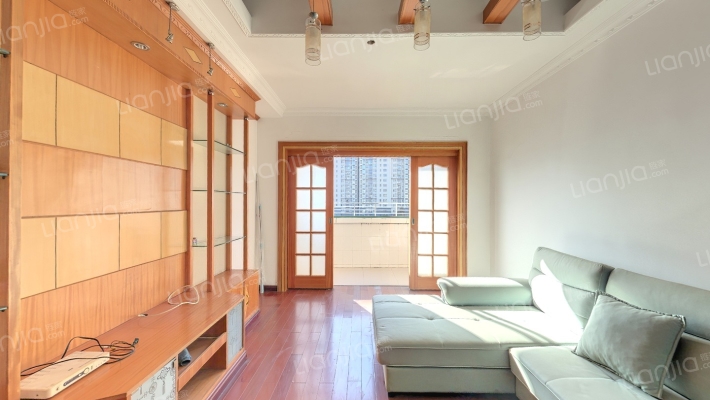 日新新村二手房实景图