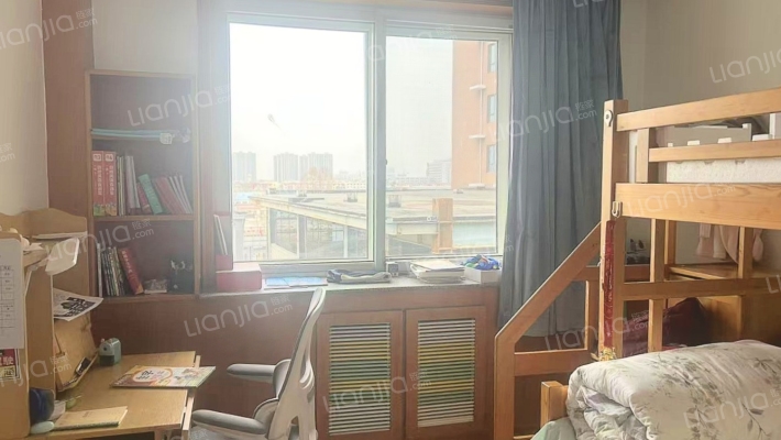 新安小区 5室2厅 南 北-卧室B