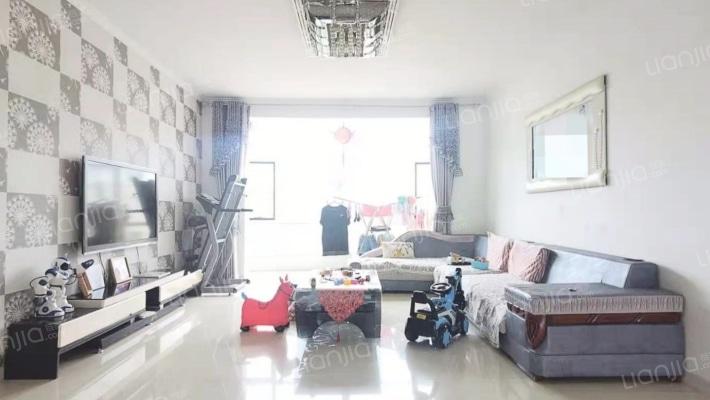 京汉新城二期精装修  房证满五-客厅