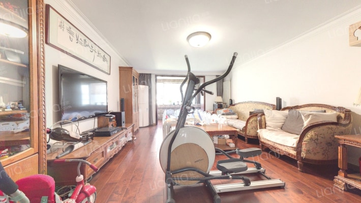 鸿运花园二手房实景图