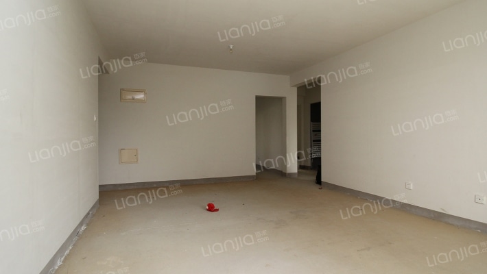 高铁新干线 4室1厅 南 北-客厅