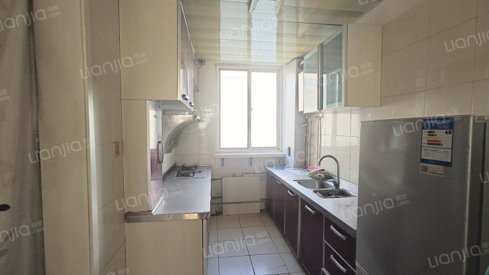 物探九号院 南北通透4居 集中供暖 配套齐全-厨房