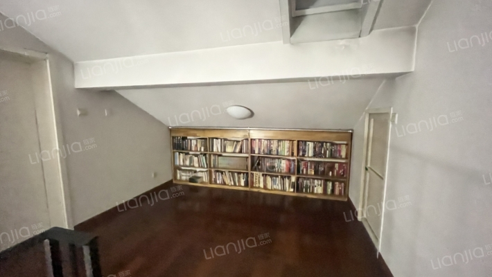 永安小区 4室2厅 南 北-阁楼