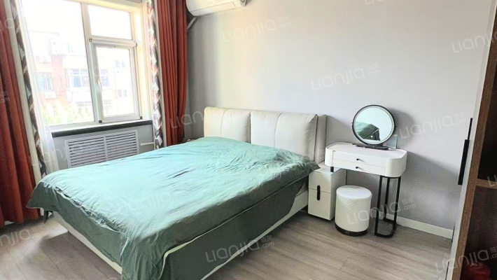 精装修拎包入住，全南两居室，全天采光无遮挡。-卧室A