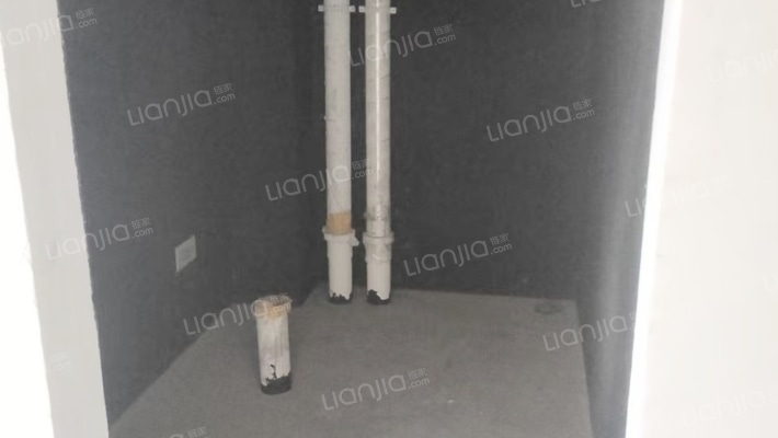 火车站附近全阳两居，好楼层，业主也诚心出售-卫生间