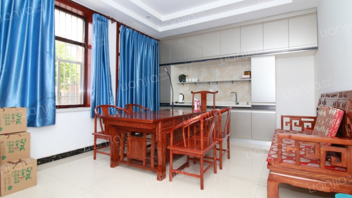 军欣别墅 带花园  满二精装修  停车方便-餐厅