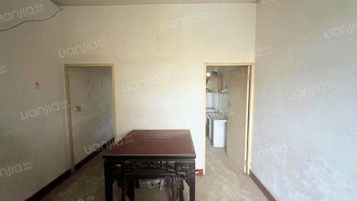 打井队宿舍楼二手房实景图