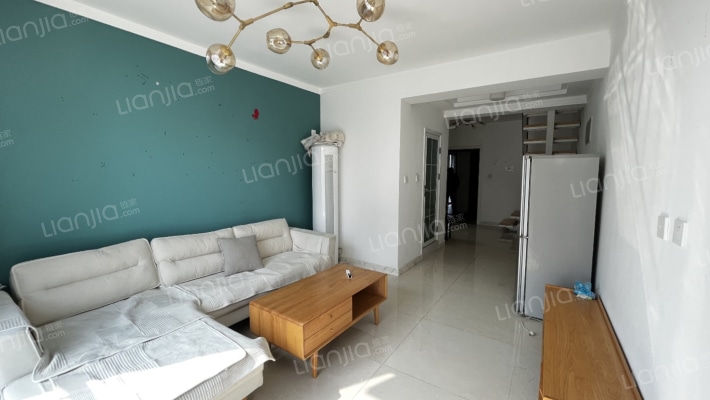 卓悦城 2室1厅 南-客厅