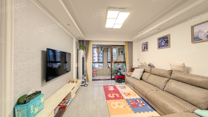 新隆华府西区二手房实景图