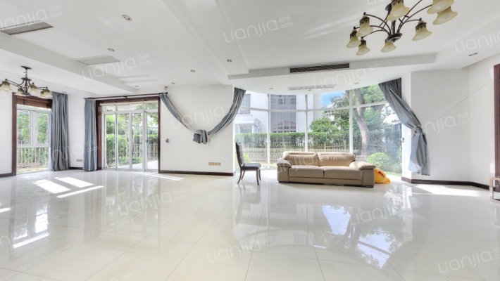 龙柏山庄二手房实景图