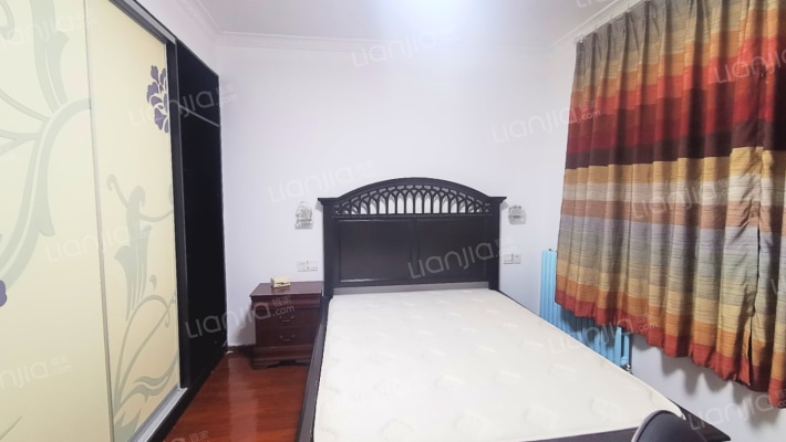 70年大产权，房证满二，次新房，通勤北京，交通方便。-卧室C