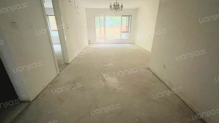 社区规模大 绿化覆盖率高， 居住舒适度高！-客厅