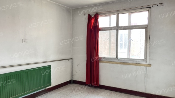 南关 独门独院 可以过户 商品房-卧室C