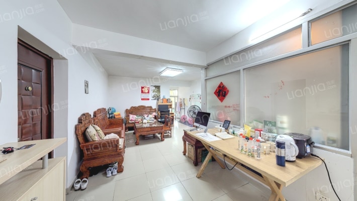 艺丰花园D区二手房实景图