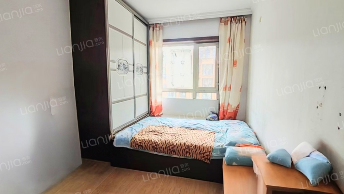 华龙金城二手房实景图