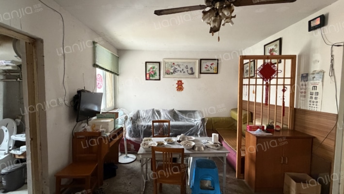 东江园二手房实景图