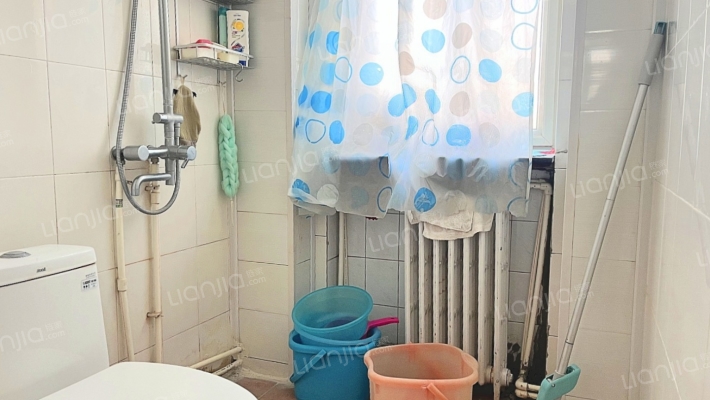 范阳路 市政府 铁道部建厂局 中间楼层精装修-卫生间