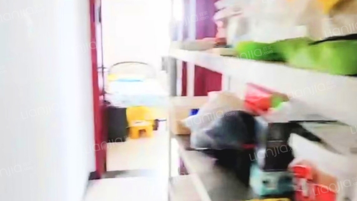 天保郦景标准小两居，老城区里的电梯房。-过道