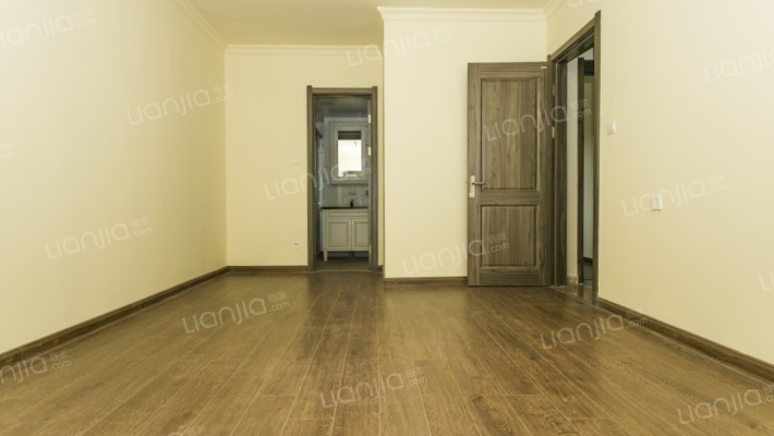 碧桂园经典三室 实用面积大  方便看房  价格可以-卧室C