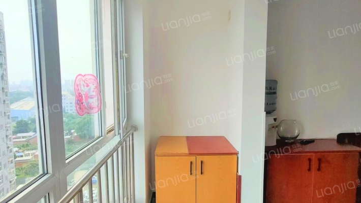 看房方便  中高楼层   采光充足-阳台