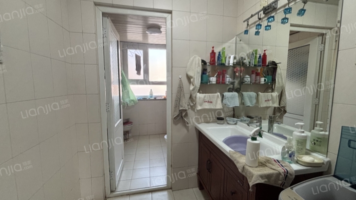 开发区物探局家属院多层住宅大跃层出售-卫生间A