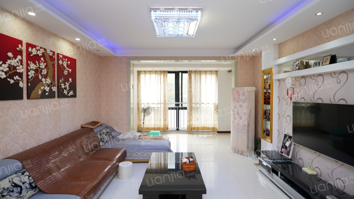 颐舍畔江天景二手房实景图