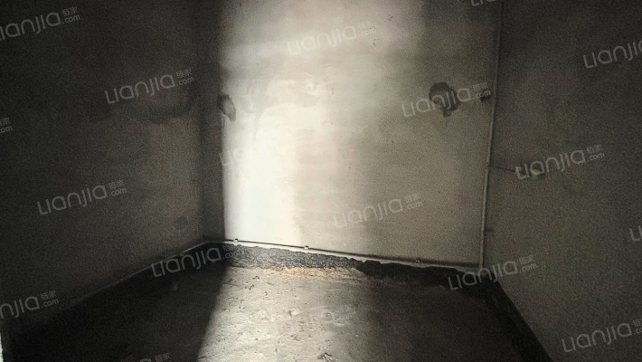 名流丽苑上叠别墅，位于涿州市区的别墅区，得房率高-卫生间C