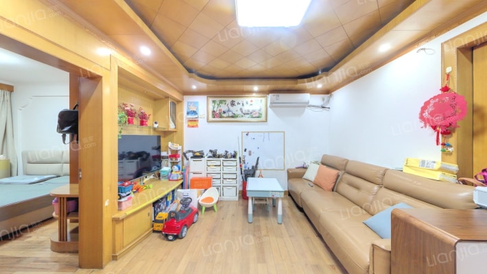 公交宿舍二手房实景图