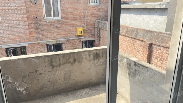 南关 独门独院 可以过户 商品房-露台