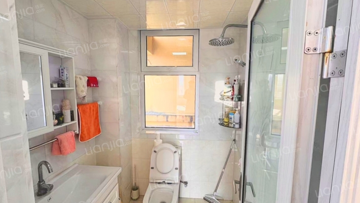 房本满二 精装修拎包入住 南北通透户型-卫生间