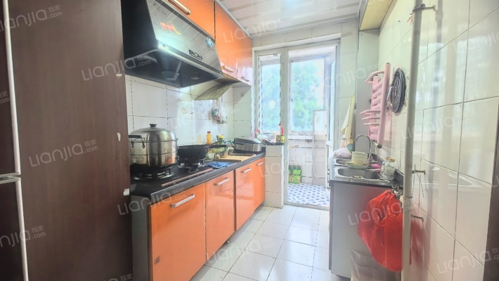 家属院精装自住两居室满二，中间楼层-厨房
