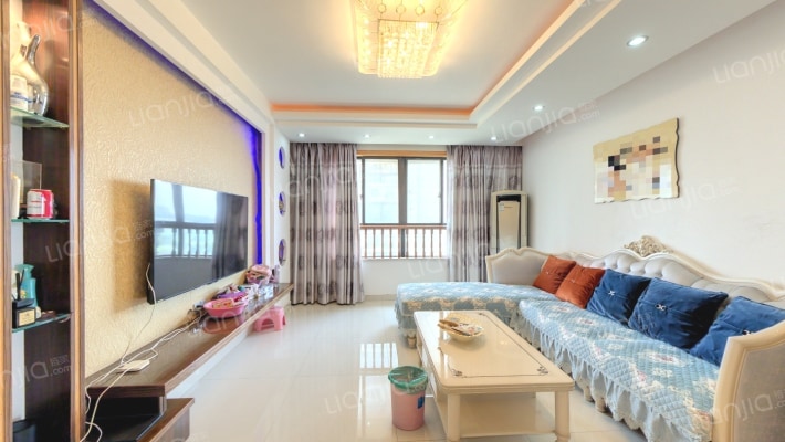 世博名邸二手房实景图