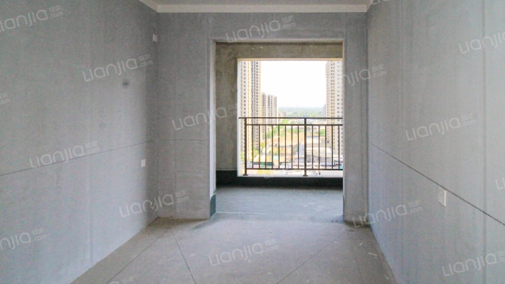 此房位于10楼，小高层电梯洋房，139平，三室两厅-卧室B