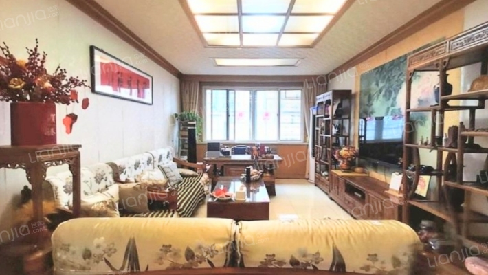 双塔区 中间楼层南北通透三居拎包入住-客厅