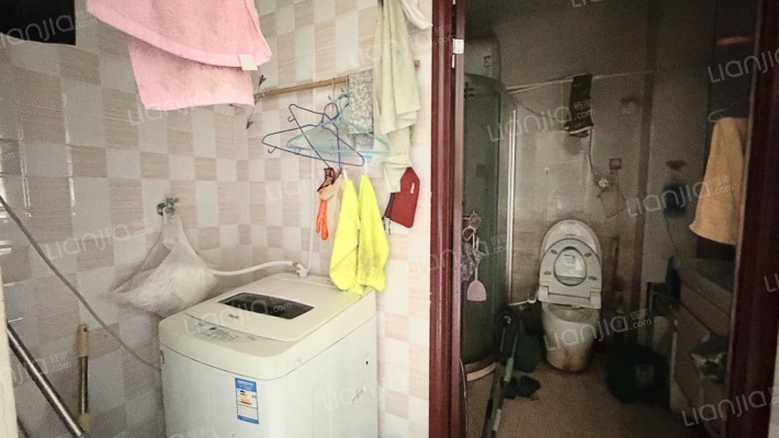 精装修联排，满五唯一，地下室新做的防水-卫生间B