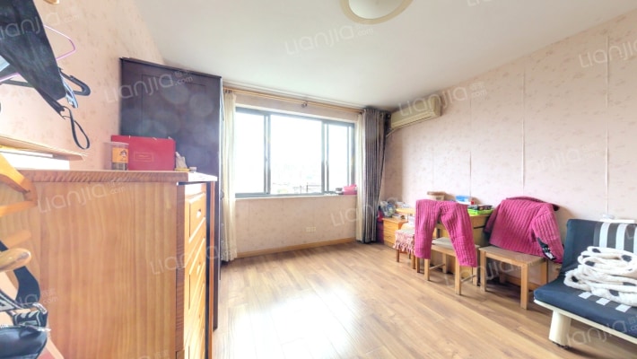 甜爱大楼二手房实景图